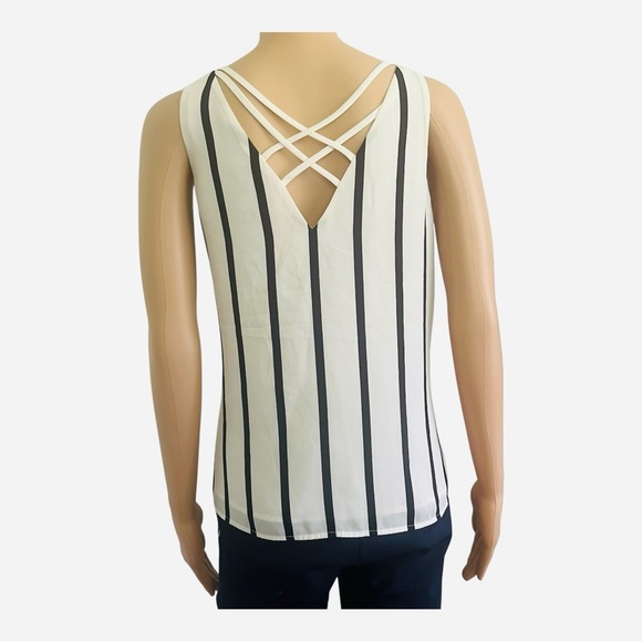 Express preppy boxy flowy lining sleeveless top blouse M white black striped - Picture 4 of 10